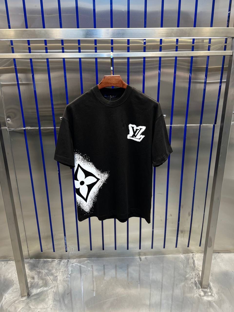 LOUIS VUITTON T-Shirt